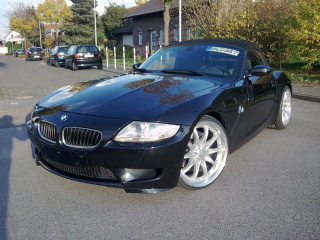 Illustration for article titled V10-Powered BMW Z4: The Non-Hairdresser Version